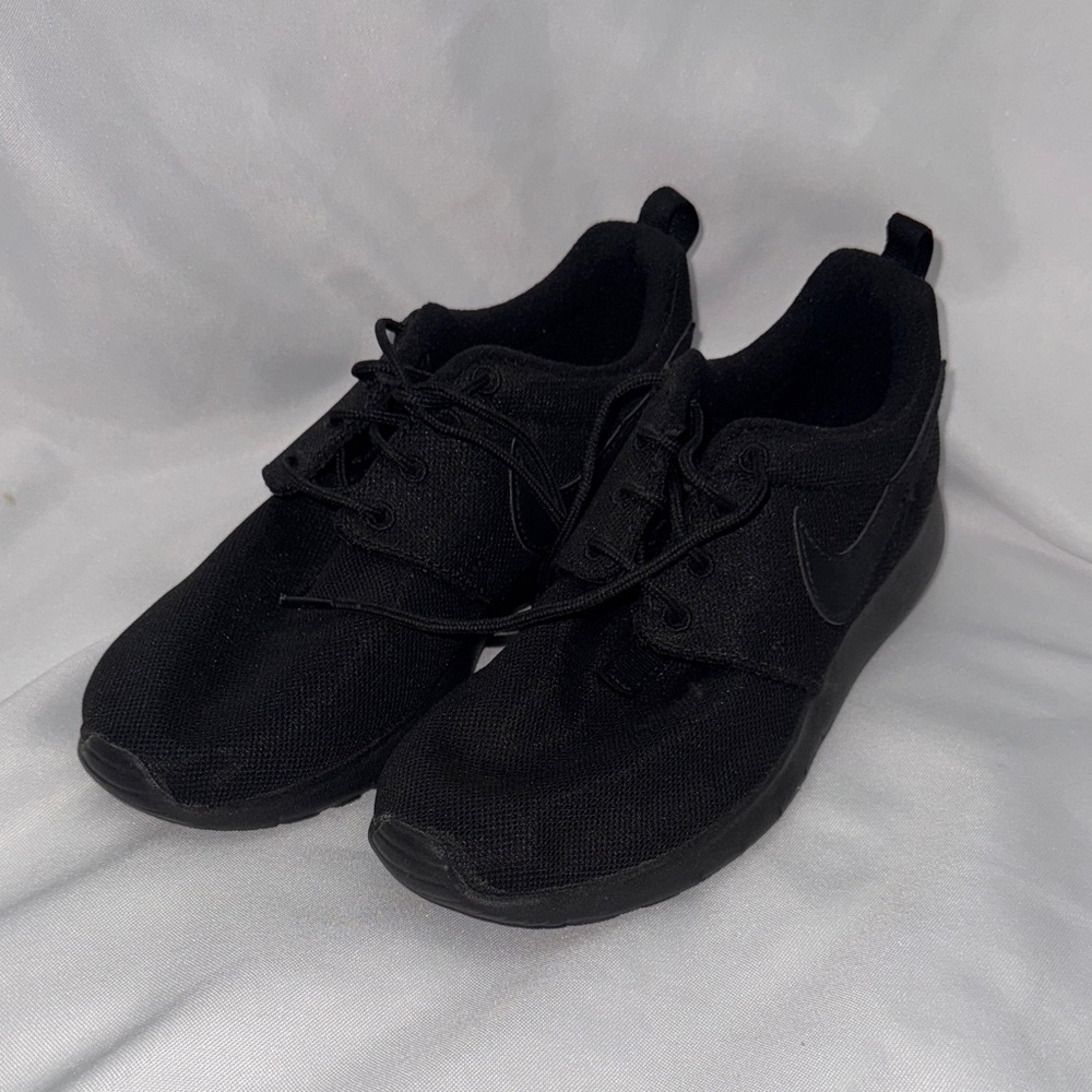 Nike Black Athletic Sneakers
